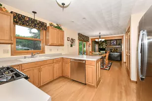14335 W Meadowshire Ct, New Berlin, WI 53151 - Photo 18