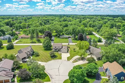 14335 W Meadowshire Ct, New Berlin, WI 53151 - Photo 2