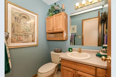 14335 W Meadowshire Ct, New Berlin, WI 53151 - Photo 28