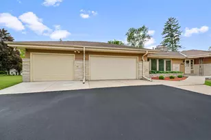 1603 W Zedler Ln, Mequon, WI 53092 - Photo 26