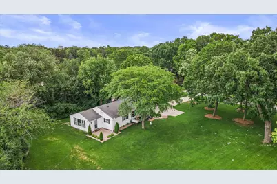 1800  Fairfax Dr, Elm Grove, WI 53122 - Photo 36