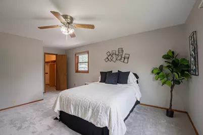 1139 S 120th St, West Allis, WI 53214 - Photo 12