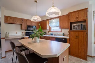 1139 S 120th St, West Allis, WI 53214 - Photo 8