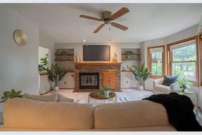 1139 S 120th St, West Allis, WI 53214 - Photo 2