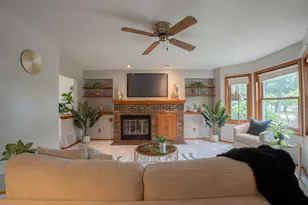 1139 S 120th St, West Allis, WI 53214 - Photo 2