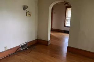 1322 W Hopkins St, Milwaukee, WI 53206 - Photo 10