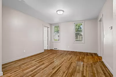 1112  11th St, La Crosse, WI 54601 - Photo 8
