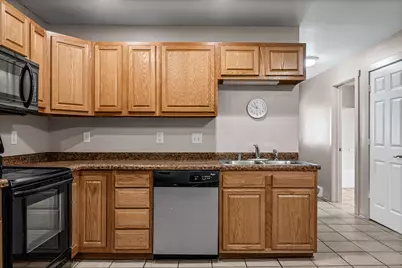 1112  11th St, La Crosse, WI 54601 - Photo 6