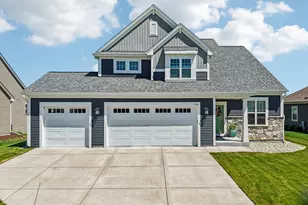1390 Foxwood Pass, Oconomowoc, WI 53066 - Photo 2