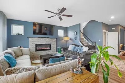 1390  Foxwood Pass, Oconomowoc, WI 53066 - Photo 4