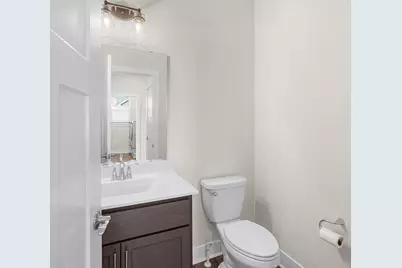 1390  Foxwood Pass, Oconomowoc, WI 53066 - Photo 16