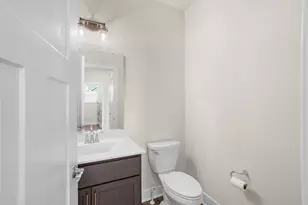 1390 Foxwood Pass, Oconomowoc, WI 53066 - Photo 16