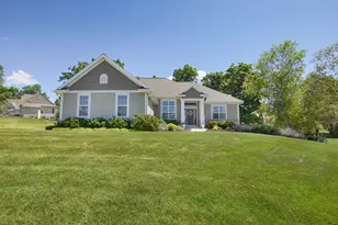 W279N8618 Twin Pine Cir, Lisbon, WI 53029 - Photo 2