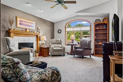 1124  East Ave, Onalaska, WI 54650 - Photo 4