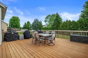 W203N17272 Francis Dr, Jackson, WI 53037 - Photo 38
