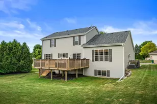 W203N17272 Francis Dr, Jackson, WI 53037 - Photo 36