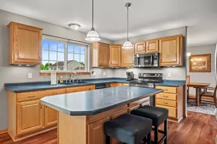 W203N17272 Francis Dr, Jackson, WI 53037 - Photo 12