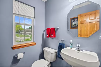 W203N17272  Francis Dr, Jackson, WI 53037 - Photo 18