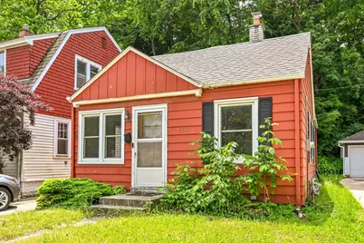 6633  Hillside Ln, Wauwatosa, WI 53213 - Photo 2