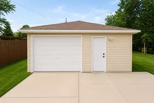 1844 N 23rd St, Sheboygan, WI 53081 - Photo 32