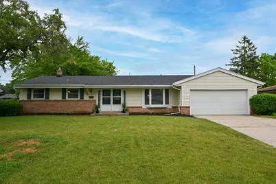 N90W17638  St. Francis Dr, Menomonee Falls, WI 53051 - Photo 2