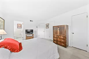 11040 N Riverland Ct, Mequon, WI 53092 - Photo 16