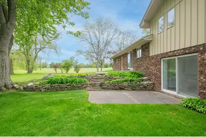 11040 N Riverland Ct, Mequon, WI 53092 - Photo 6