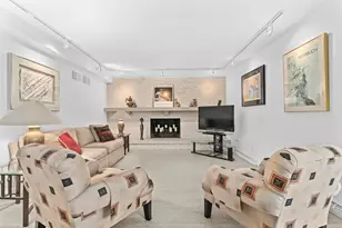 11040 N Riverland Ct, Mequon, WI 53092 - Photo 12