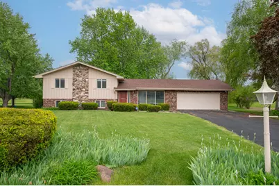 11040 N Riverland Ct, Mequon, WI 53092 - Photo 2