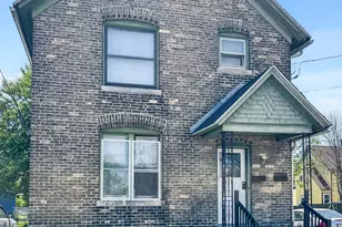 1015 Hamilton St, Manitowoc, WI 54220 - Photo 2