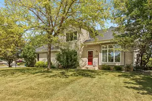 3332 E Debbie Dr, Oak Creek, WI 53154 - Photo 2