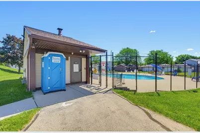 8112 N 97th Ct, Milwaukee, WI 53224 - Photo 28