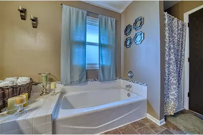 10635 S Shepard Ave, Oak Creek, WI 53154 - Photo 20