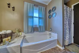 10635 S Shepard Ave, Oak Creek, WI 53154 - Photo 20