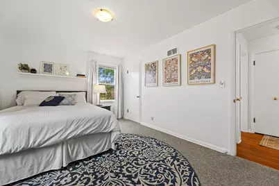 8813 W Hawthorne Ave #8811, Wauwatosa, WI 53226 - Photo 16
