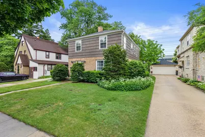 8813 W Hawthorne Ave #8811, Wauwatosa, WI 53226 - Photo 36