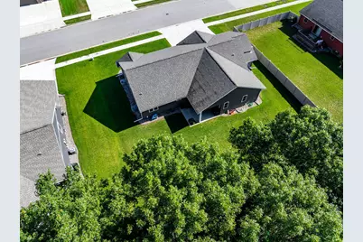 1822  Brooklyn Pl, Holmen, WI 54636 - Photo 56