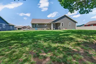 1822 Brooklyn Pl, Holmen, WI 54636 - Photo 14