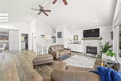 S74W17426  Lake Dr, Muskego, WI 53150 - Photo 6