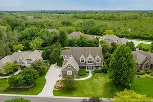 N74W16173 Stonewood Dr, Menomonee Falls, WI 53051 - Photo 46