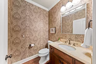 N74W16173 Stonewood Dr, Menomonee Falls, WI 53051 - Photo 14