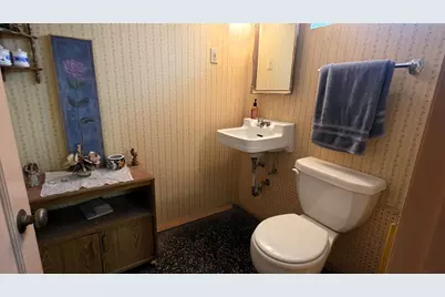 8914 W Stuth Ave, West Allis, WI 53227 - Photo 16