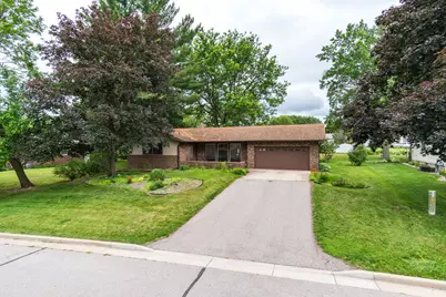 1578  Young Dr, Onalaska, WI 54650 - Photo 2