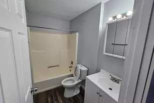 514 10th St, La Crosse, WI 54601 - Photo 8