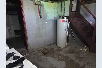 913 S 21st St, Manitowoc, WI 54220 - Photo 14
