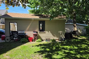913 S 21st St, Manitowoc, WI 54220 - Photo 16