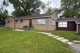W191S7509 Richdorf Dr, Muskego, WI 53150 - Photo 2