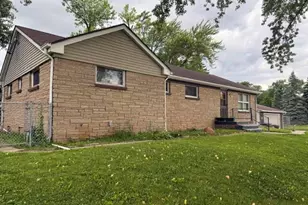W191S7509 Richdorf Dr, Muskego, WI 53150 - Photo 4