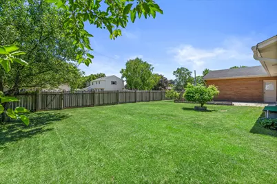 1610  Hickory St, South Milwaukee, WI 53172 - Photo 24