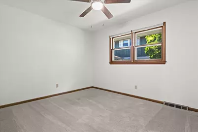 1610  Hickory St, South Milwaukee, WI 53172 - Photo 16